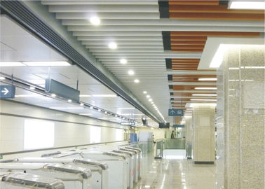 کاشی های سقفی خطی شناور کرلینگ J شکل سقف نوار فلزی معلق آلومینیومی سفارشی